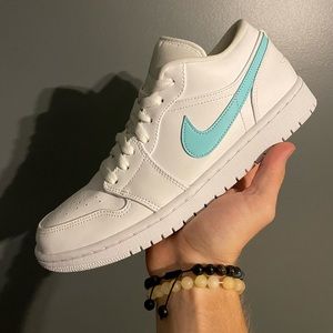 Jordan 1 Low ‘Neon’